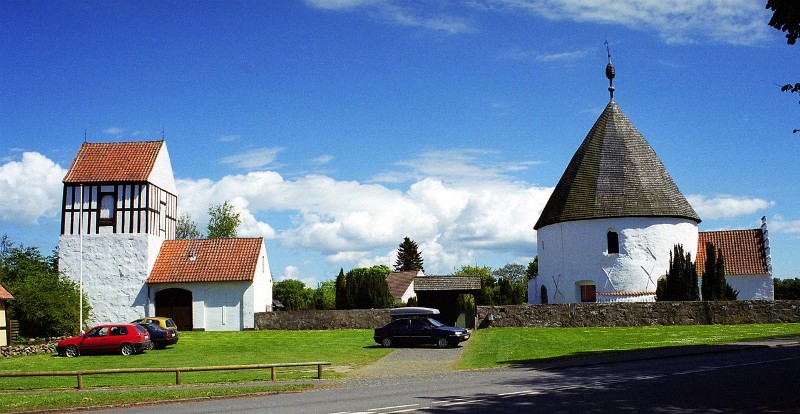 Średniowieczny kościół w Nyker na wyspie Bornholm Fot. Freeimages