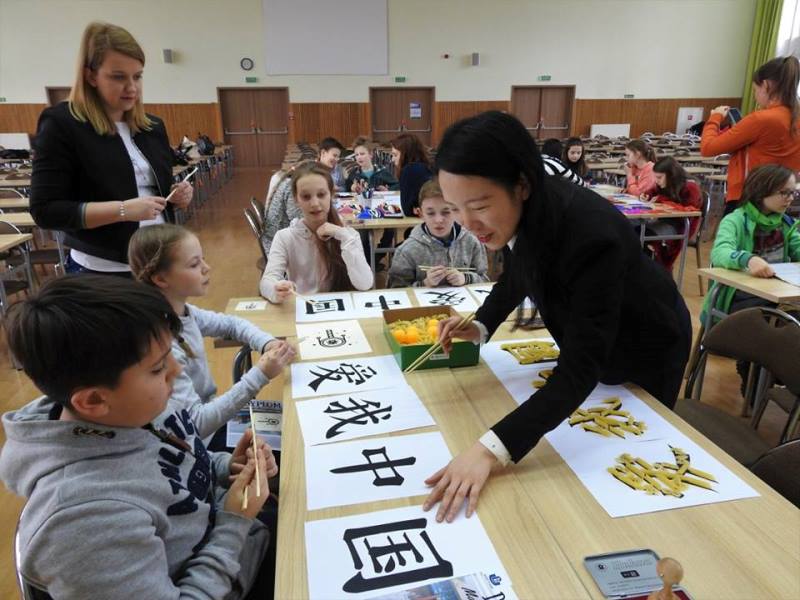 Zajęcia dla dzieci z chińskiej kaligrafii