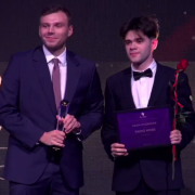 Moment wręczenia nagrody Pro Juvenes