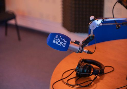 Mikrofon w studiu radiowym